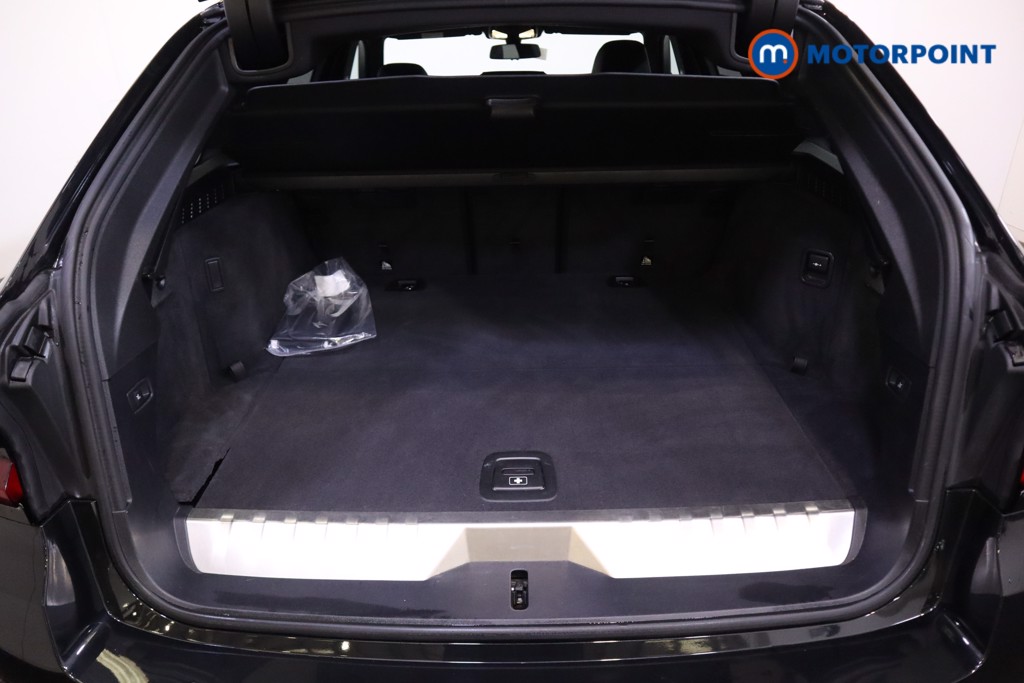 BMW 5 Series M Sport Automatic Petrol Plug-In Hybrid Estate - Stock Number (1543745) - 28th supplementary image