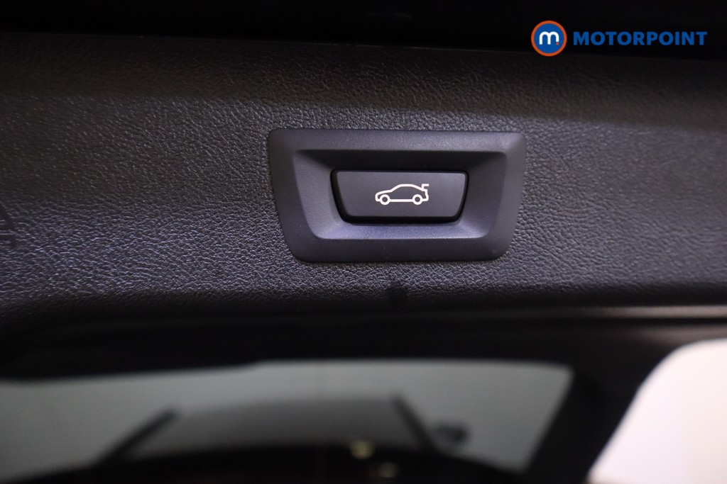 BMW 5 Series M Sport Automatic Petrol Plug-In Hybrid Estate - Stock Number (1543745) - 29th supplementary image