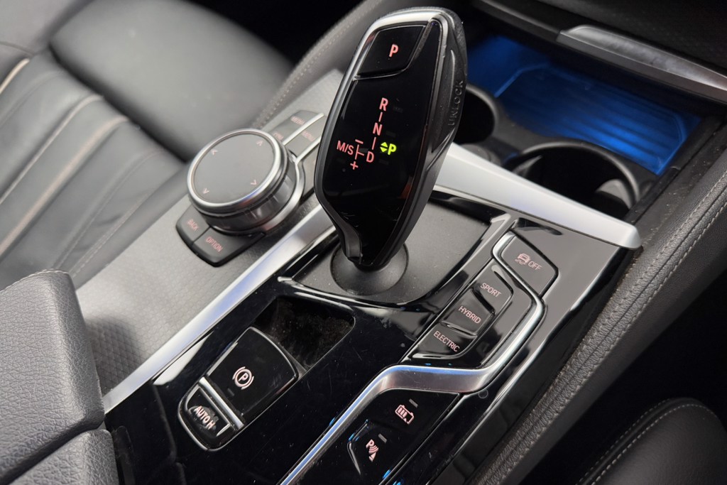BMW 5 Series M Sport Automatic Petrol Plug-In Hybrid Estate - Stock Number (1543852) - 24th supplementary image