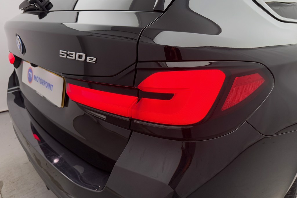 BMW 5 Series M Sport Automatic Petrol Plug-In Hybrid Estate - Stock Number (1543852) - 38th supplementary image