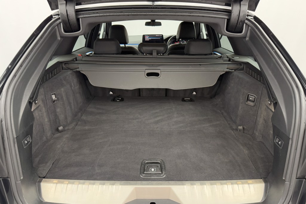 BMW 5 Series M Sport Automatic Petrol Plug-In Hybrid Estate - Stock Number (1543852) - 40th supplementary image
