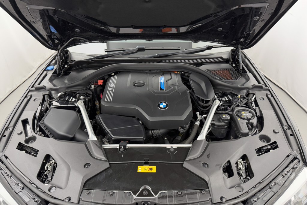 BMW 5 Series M Sport Automatic Petrol Plug-In Hybrid Estate - Stock Number (1543852) - 46th supplementary image