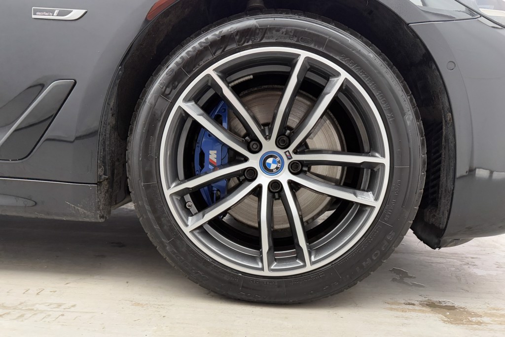 BMW 5 Series M Sport Automatic Petrol Plug-In Hybrid Estate - Stock Number (1543852) - 50th supplementary image