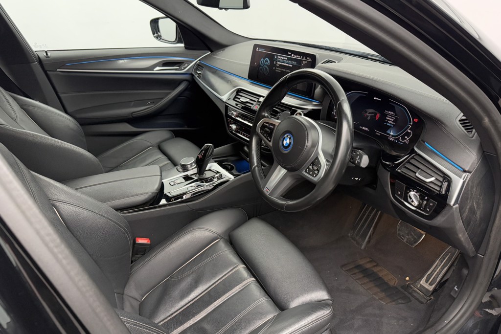 BMW 5 Series M Sport Automatic Petrol Plug-In Hybrid Estate - Stock Number (1543852) - 1st supplementary image