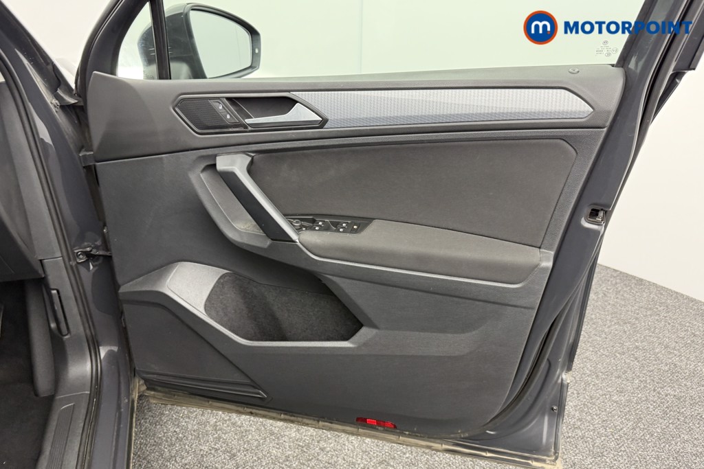 Volkswagen Tiguan Life Manual Petrol SUV - Stock Number (1544790) - 18th supplementary image
