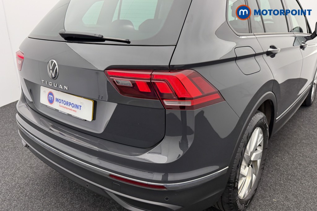 Volkswagen Tiguan Life Manual Petrol SUV - Stock Number (1544790) - 27th supplementary image
