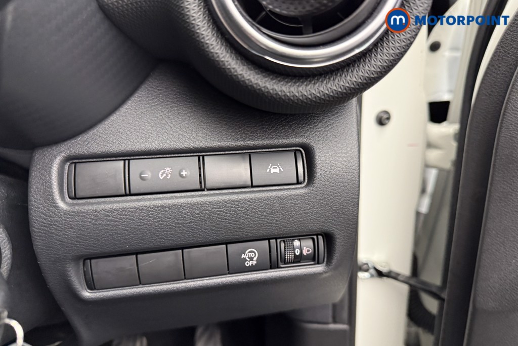 Nissan Juke Acenta Manual Petrol SUV - Stock Number (1545237) - 14th supplementary image