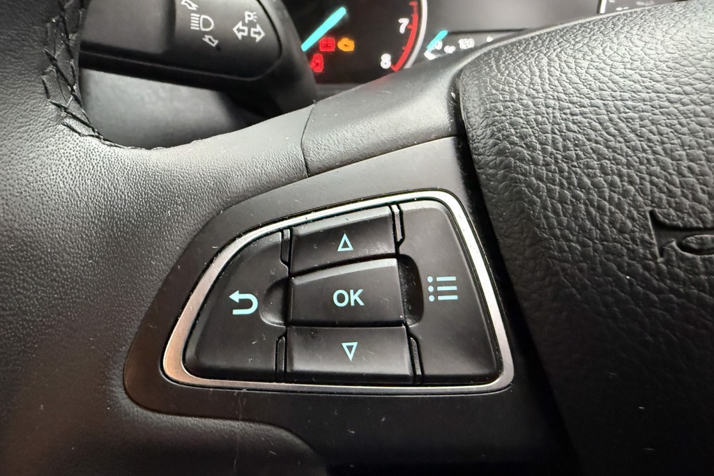 Ford Ecosport Active Manual Petrol SUV - Stock Number (1545360) - 4th supplementary image