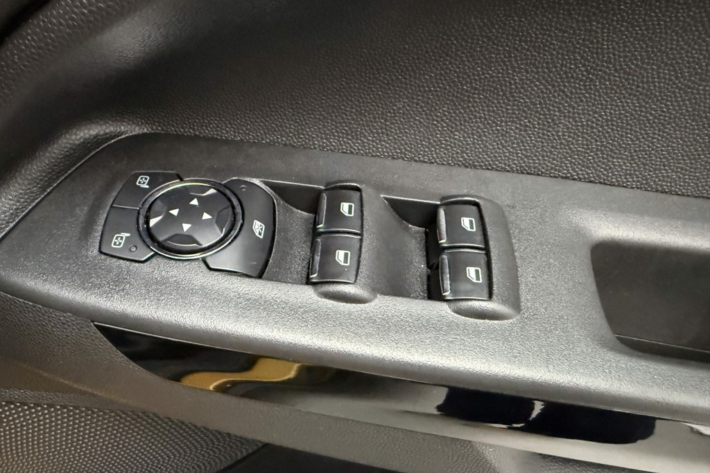 Ford Ecosport Active Manual Petrol SUV - Stock Number (1545360) - 17th supplementary image