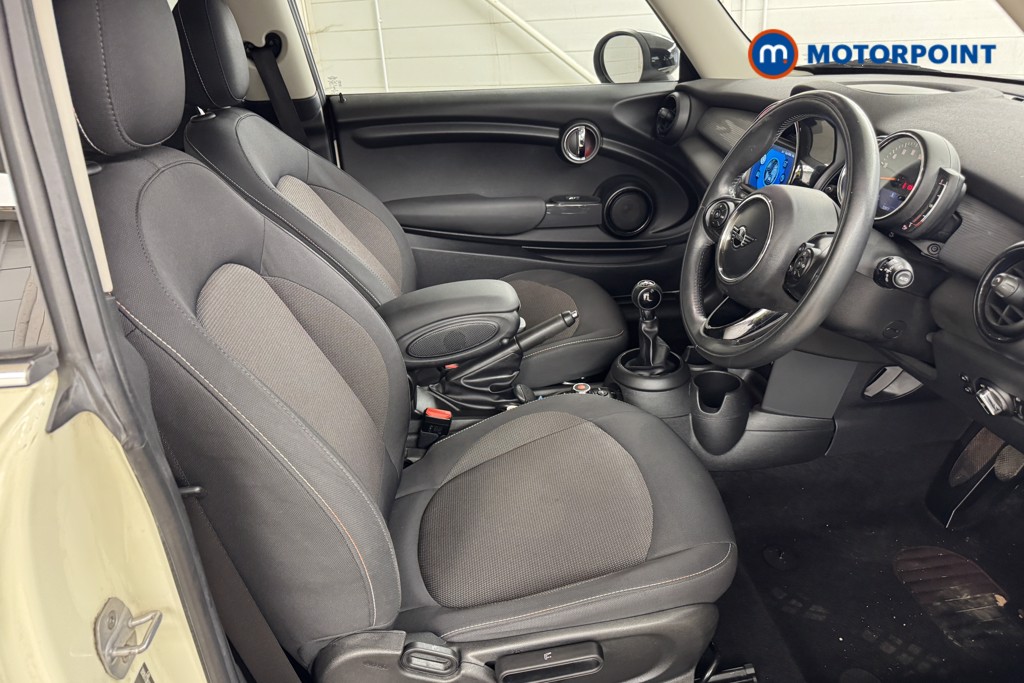 Mini Hatchback Cooper Classic Manual Petrol Hatchback - Stock Number (1545761) - 5th supplementary image