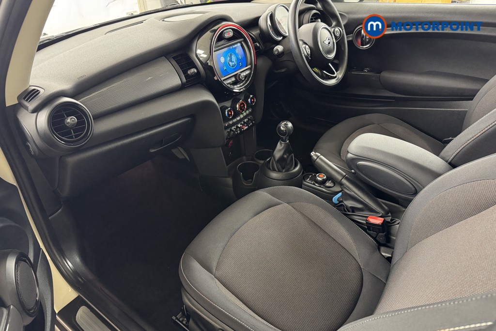 Mini Hatchback Cooper Classic Manual Petrol Hatchback - Stock Number (1545761) - 7th supplementary image