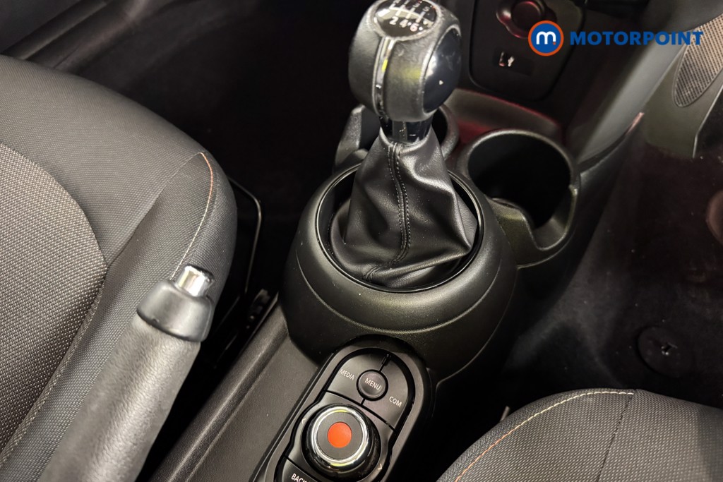 Mini Hatchback Cooper Classic Manual Petrol Hatchback - Stock Number (1545761) - 9th supplementary image