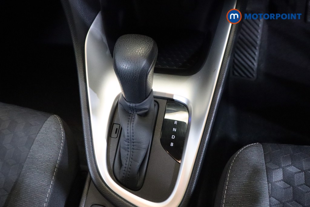 Toyota Yaris Icon Automatic Petrol-Electric Hybrid Hatchback - Stock Number (1545957) - 5th supplementary image