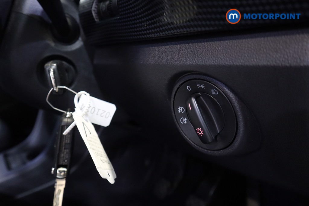 Volkswagen UP R-Line Manual Petrol Hatchback - Stock Number (1546376) - 4th supplementary image