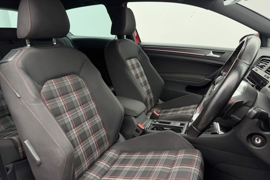 Volkswagen Golf GTI Automatic Petrol Hatchback - Stock Number (1546635) - 21st supplementary image