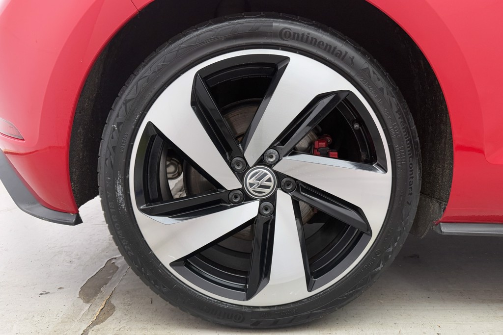 Volkswagen Golf GTI Automatic Petrol Hatchback - Stock Number (1546635) - 35th supplementary image