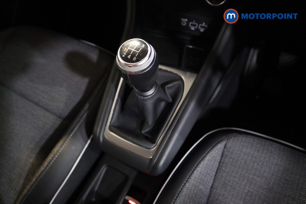 Renault Captur S Edition Manual Petrol SUV - Stock Number (1547979) - 8th supplementary image