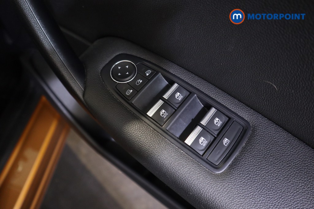 Renault Captur S Edition Manual Petrol SUV - Stock Number (1547979) - 9th supplementary image