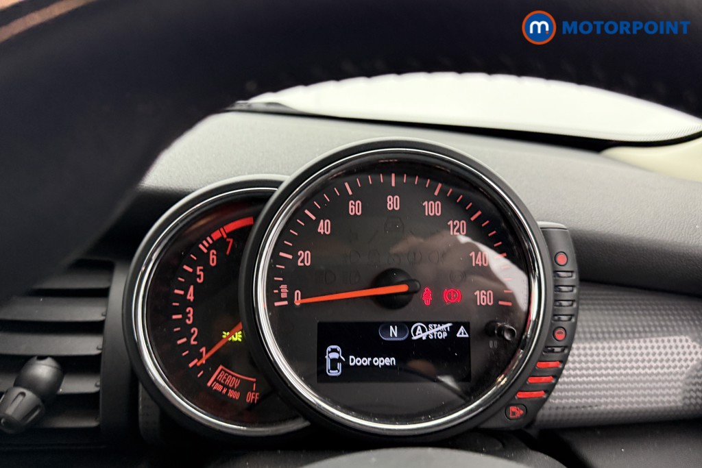 Mini Hatchback Cooper Manual Petrol Hatchback - Stock Number (1548254) - 4th supplementary image