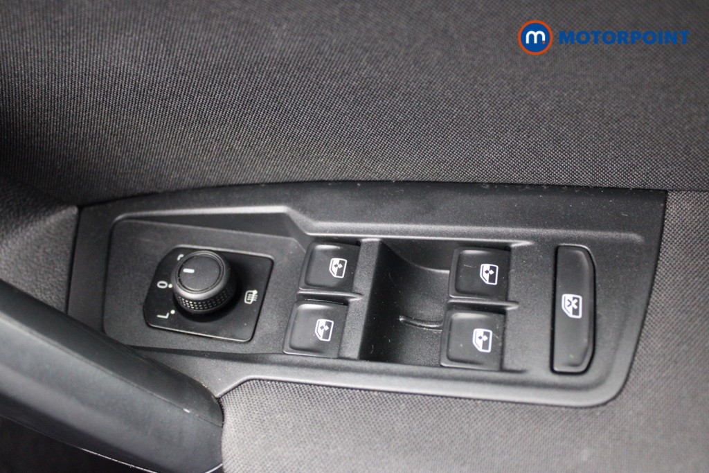 Volkswagen Tiguan Life Automatic Petrol SUV - Stock Number (1549289) - 15th supplementary image