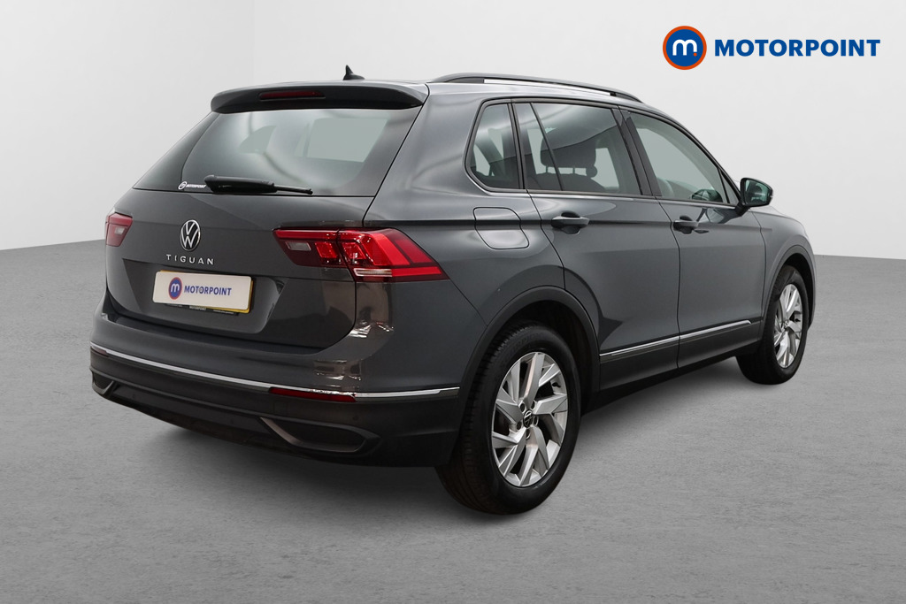 Volkswagen Tiguan Life Automatic Petrol SUV - Stock Number (1549289) - Drivers side rear corner