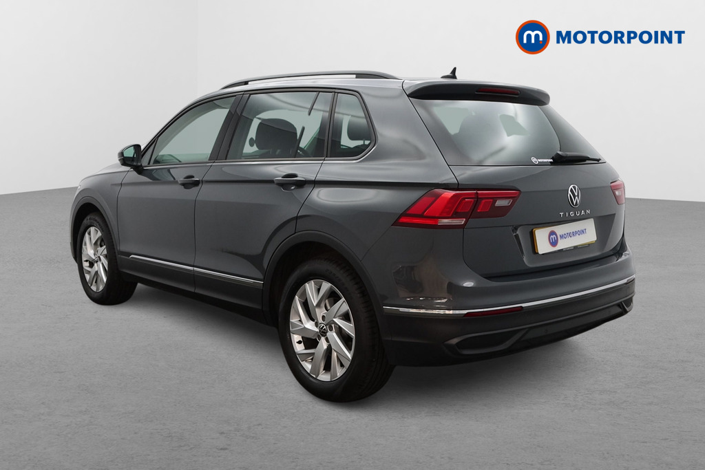 Volkswagen Tiguan Life Automatic Petrol SUV - Stock Number (1549289) - Passenger side rear corner