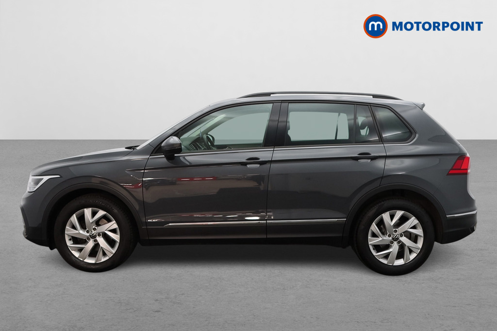 Volkswagen Tiguan Life Automatic Petrol SUV - Stock Number (1549289) - Passenger side