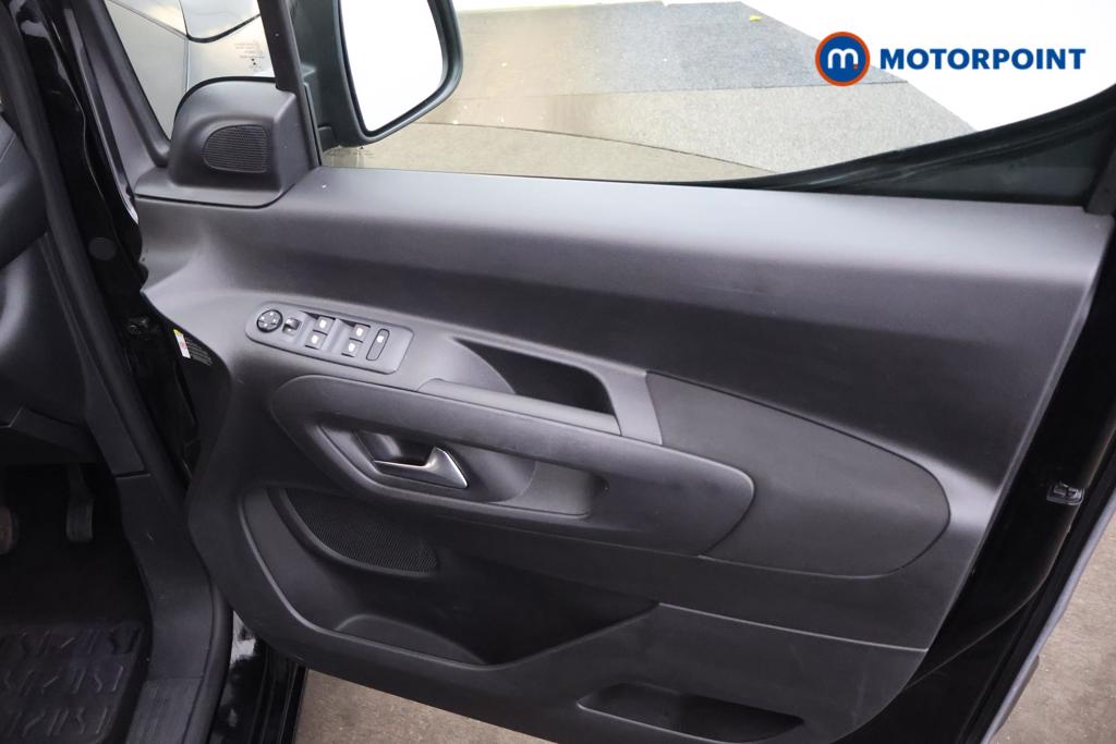 Vauxhall Combo Life SE Automatic Electric People Carrier - Stock Number (1549401) - 7th supplementary image
