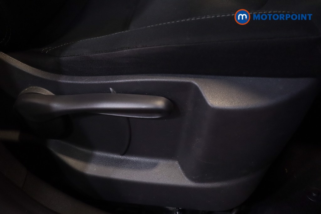 Renault Captur Iconic Manual Diesel SUV - Stock Number (1549458) - 6th supplementary image