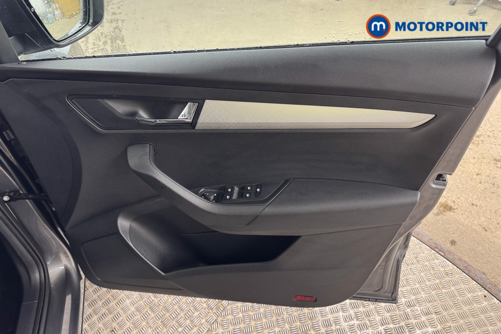 Skoda Karoq Se Drive Manual Petrol SUV - Stock Number (1550130) - 14th supplementary image