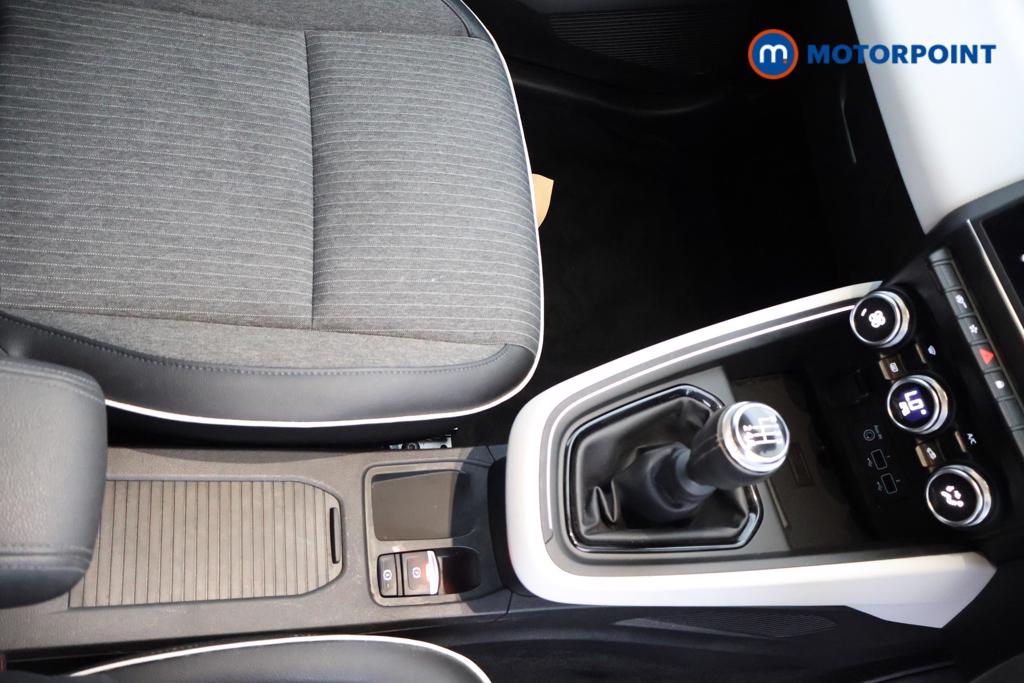 Renault Clio Techno Manual Petrol Hatchback - Stock Number (1550219) - 8th supplementary image