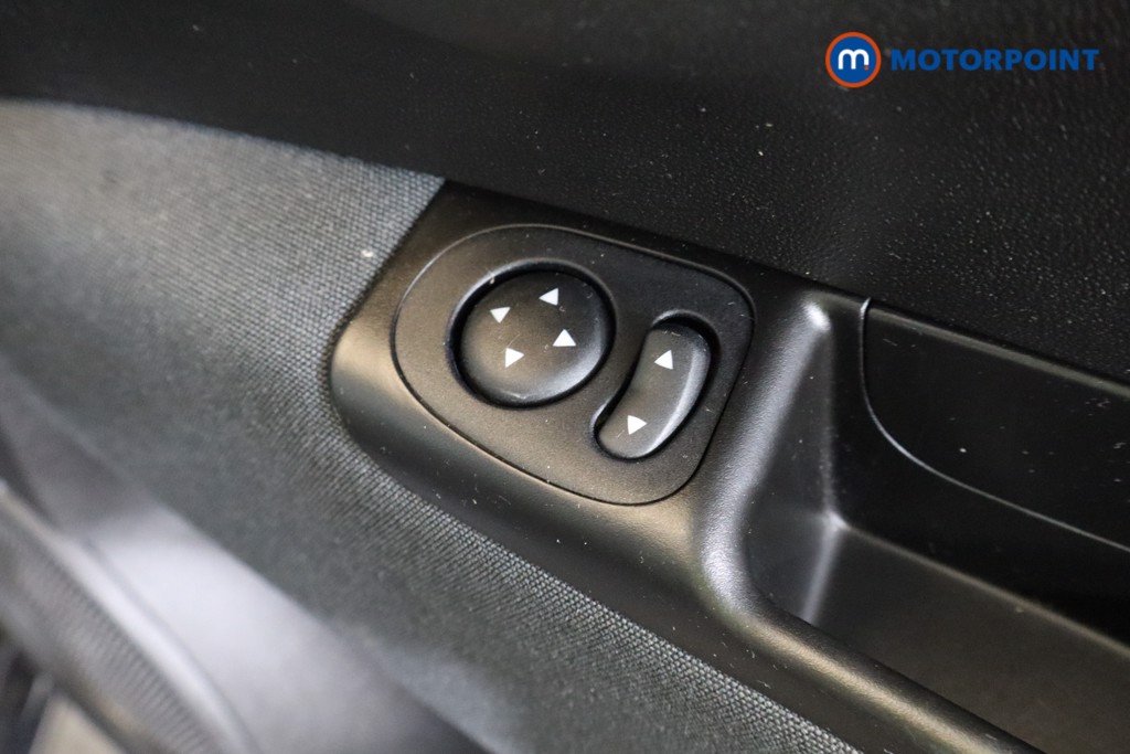 Fiat 500 Lounge Manual Petrol-Electric Hybrid Hatchback - Stock Number (1550254) - 10th supplementary image