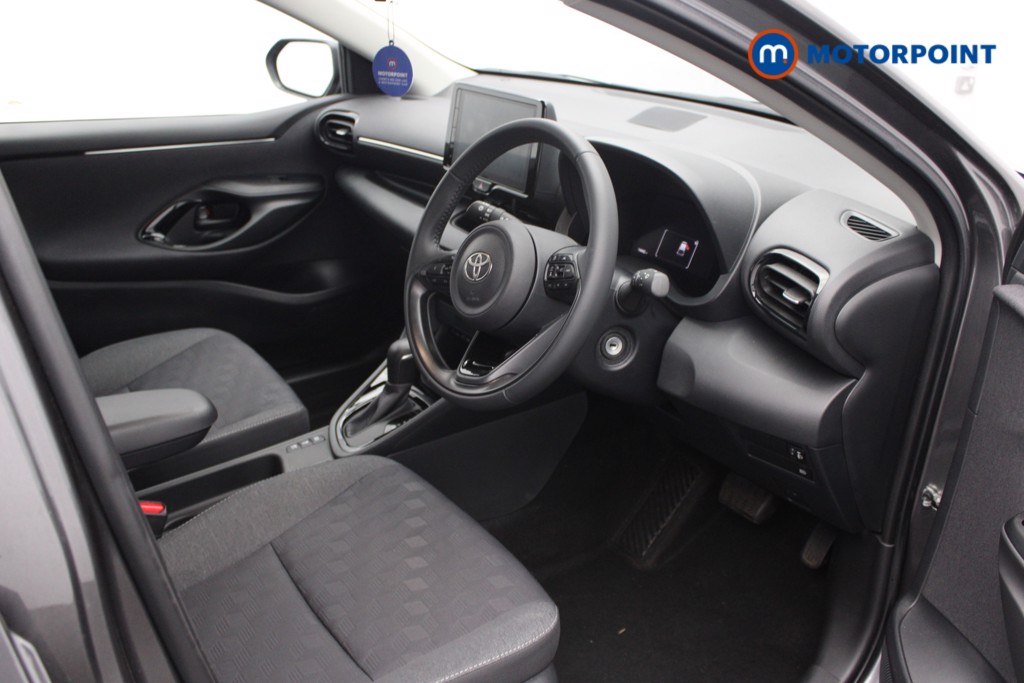 Toyota Yaris Design Automatic Petrol-Electric Hybrid Hatchback - Stock Number (1550465) - 3rd supplementary image