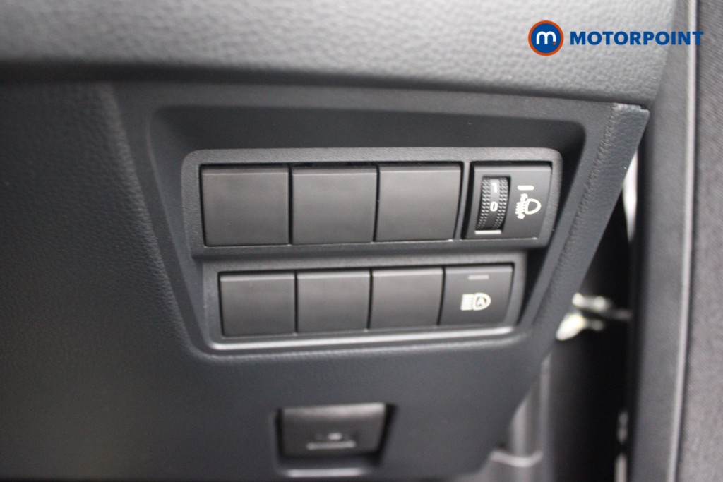Toyota Yaris Design Automatic Petrol-Electric Hybrid Hatchback - Stock Number (1550465) - 12th supplementary image