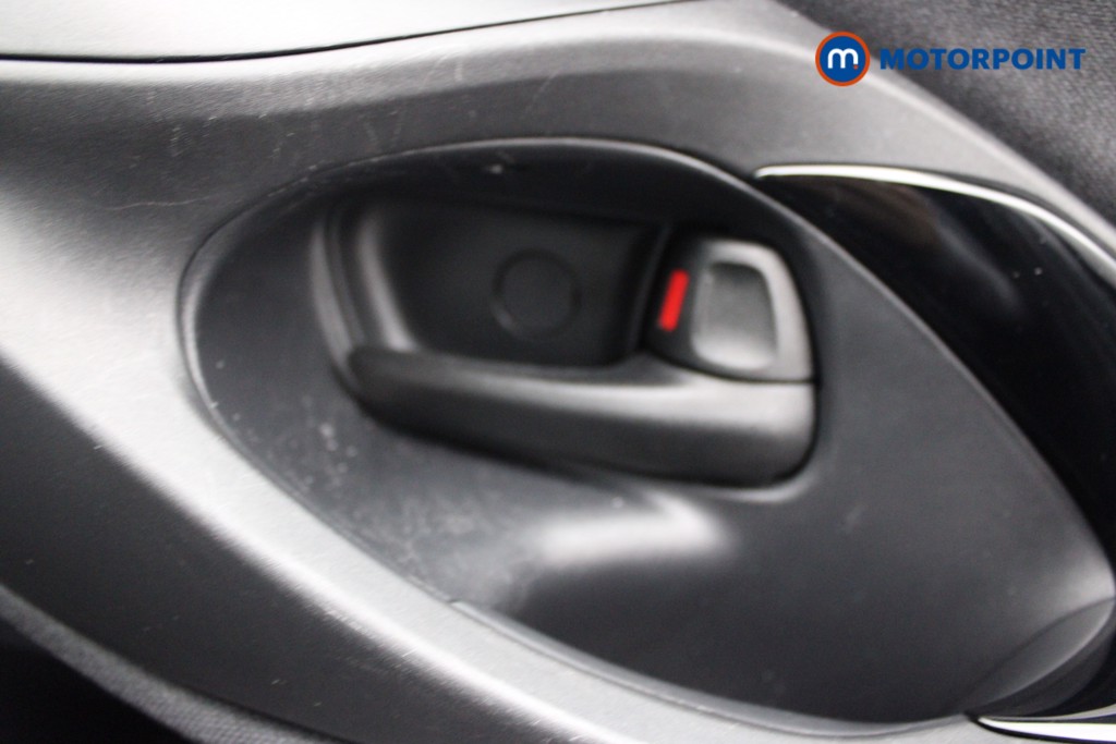 Toyota Yaris Design Automatic Petrol-Electric Hybrid Hatchback - Stock Number (1550465) - 14th supplementary image