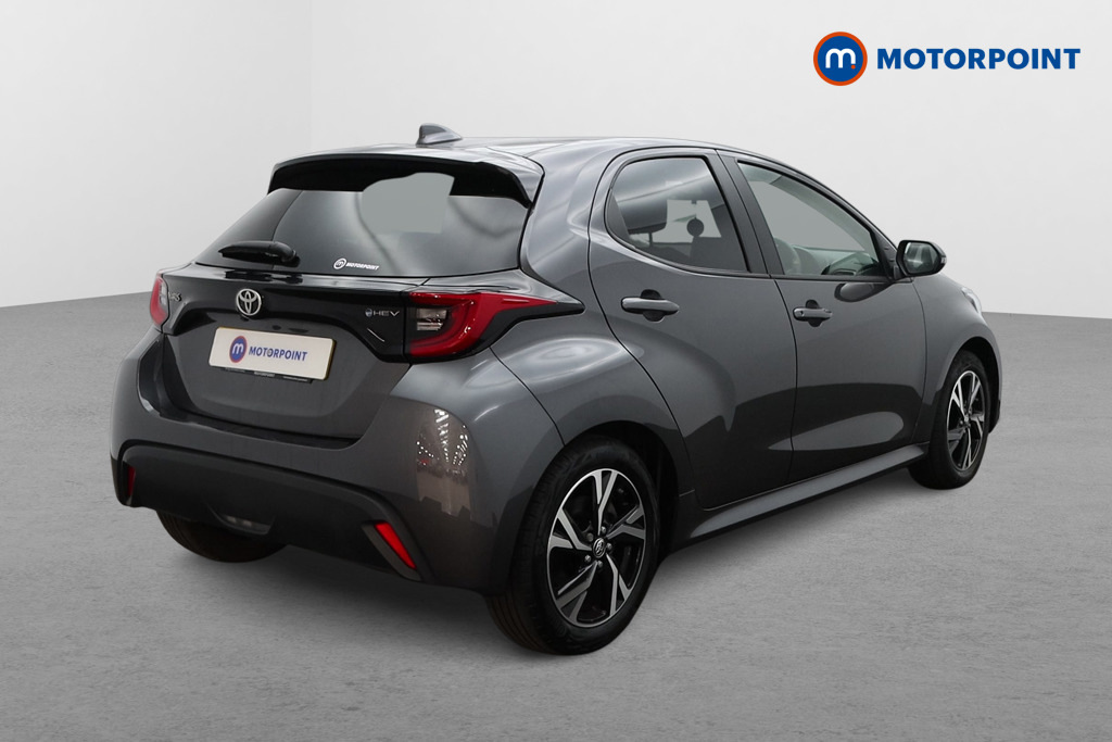 Toyota Yaris Design Automatic Petrol-Electric Hybrid Hatchback - Stock Number (1550465) - Drivers side rear corner