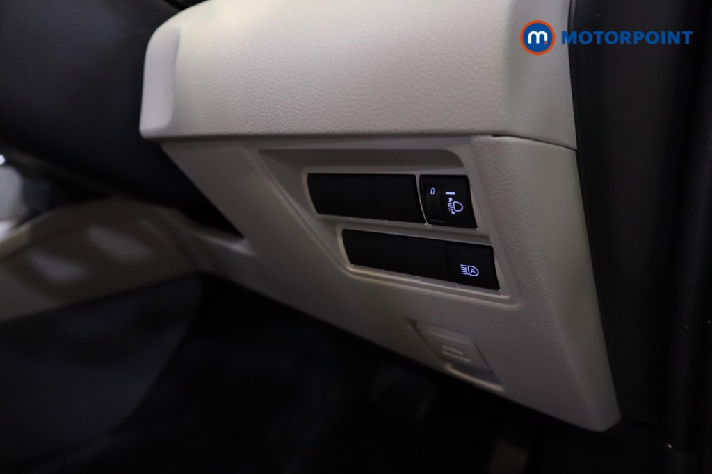 Toyota Yaris Excel Automatic Petrol-Electric Hybrid Hatchback - Stock Number (1550711) - 5th supplementary image