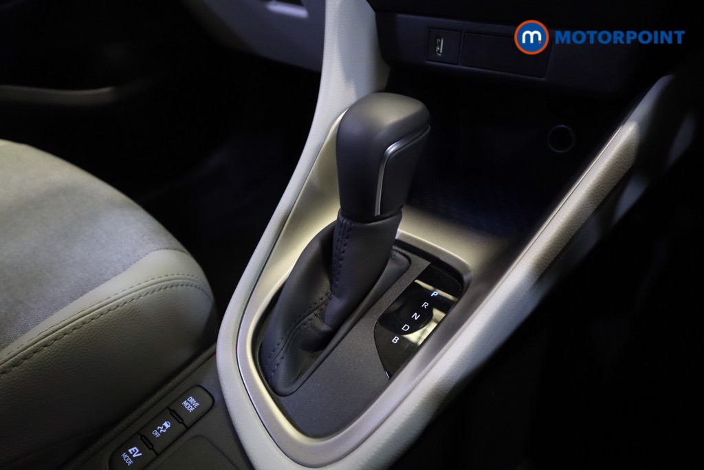 Toyota Yaris Excel Automatic Petrol-Electric Hybrid Hatchback - Stock Number (1550711) - 17th supplementary image