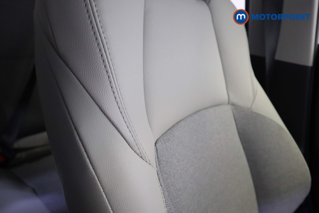 Toyota Yaris Excel Automatic Petrol-Electric Hybrid Hatchback - Stock Number (1550711) - 19th supplementary image