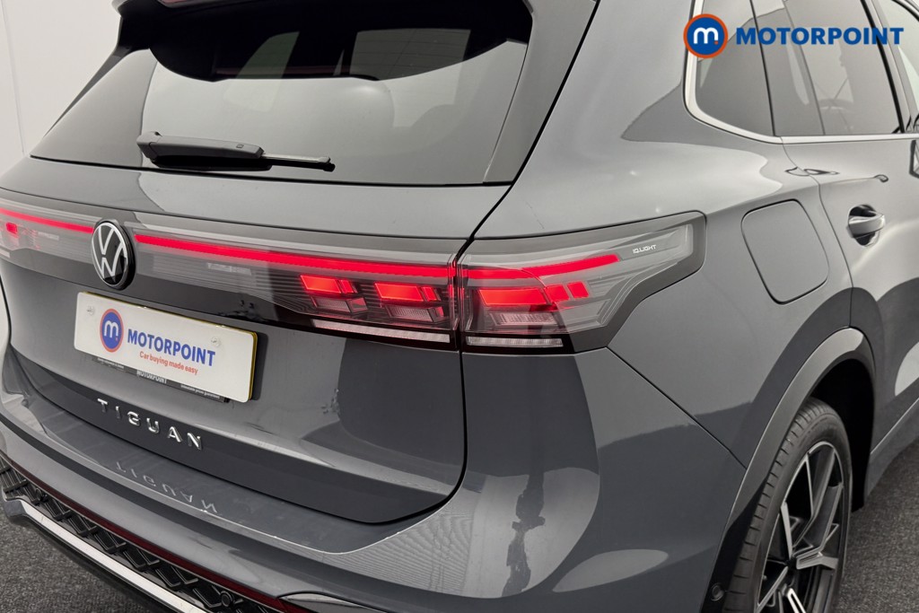 Volkswagen Tiguan R-Line Automatic Diesel SUV - Stock Number (1550962) - 26th supplementary image