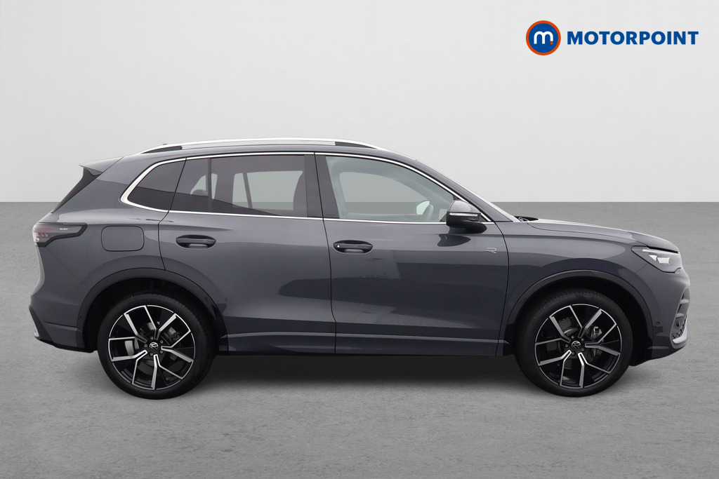 Volkswagen Tiguan R-Line Automatic Diesel SUV - Stock Number (1550962) - Drivers side