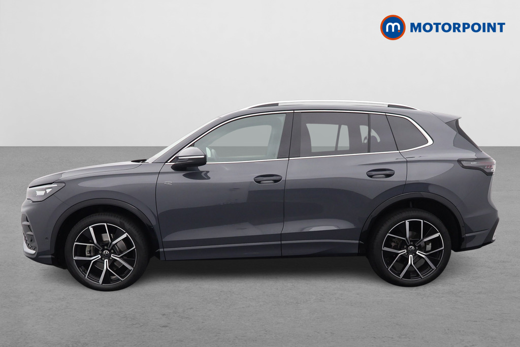 Volkswagen Tiguan R-Line Automatic Diesel SUV - Stock Number (1550962) - Passenger side