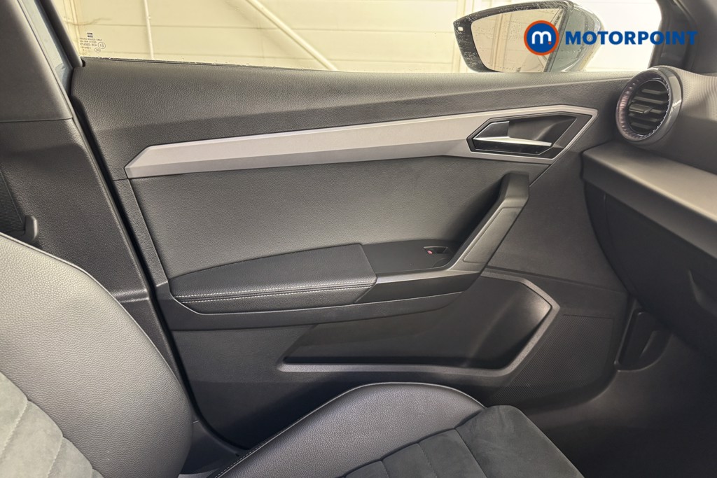 Seat Ibiza Xcellence Lux Manual Petrol Hatchback - Stock Number (1550970) - 11th supplementary image