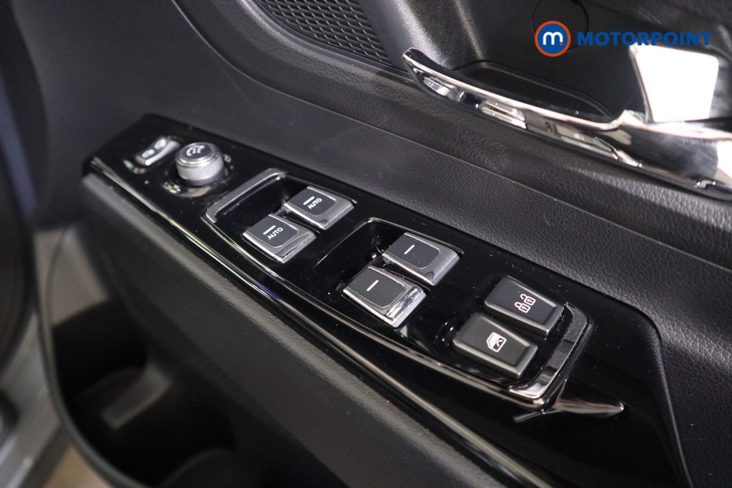 Ssangyong Korando Ultimate Automatic Petrol SUV - Stock Number (1551183) - 11th supplementary image