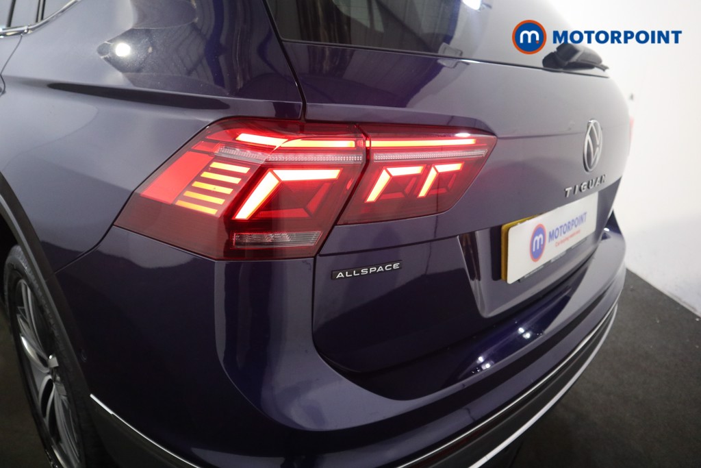 Volkswagen Tiguan Allspace Elegance Automatic Petrol SUV - Stock Number (1551197) - 23rd supplementary image