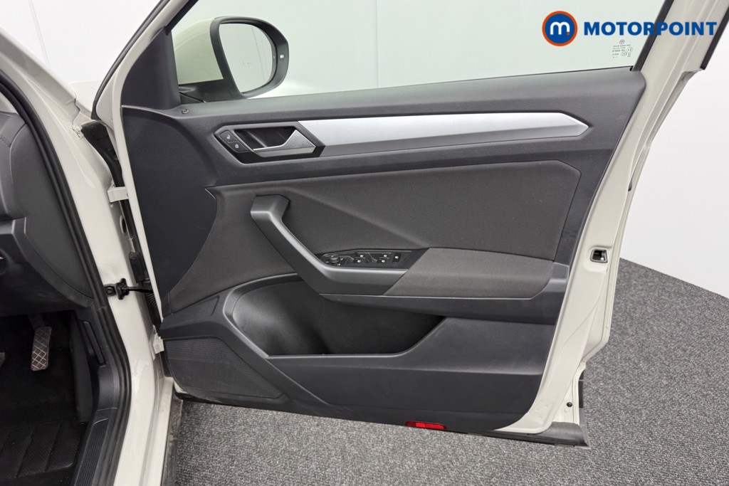 Volkswagen T-Roc Life Manual Petrol SUV - Stock Number (1552032) - 18th supplementary image