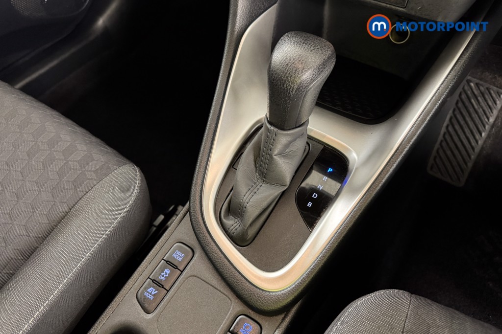 Toyota Yaris Icon Automatic Petrol-Electric Hybrid Hatchback - Stock Number (1552047) - 9th supplementary image