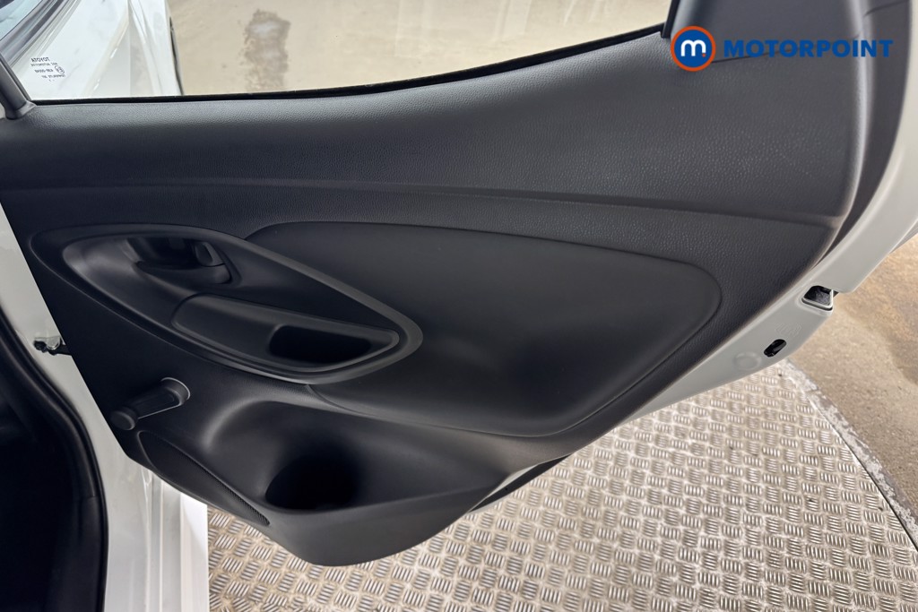 Toyota Yaris Icon Automatic Petrol-Electric Hybrid Hatchback - Stock Number (1552047) - 15th supplementary image