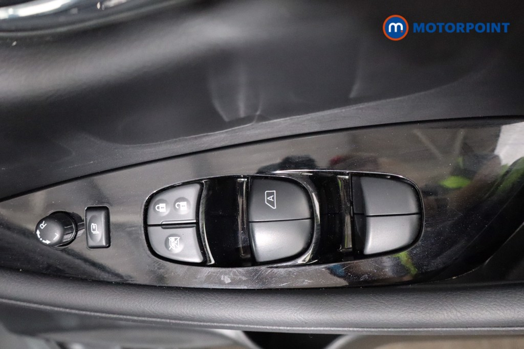Nissan Leaf N-Connecta Automatic Electric Hatchback - Stock Number (1552162) - 16th supplementary image