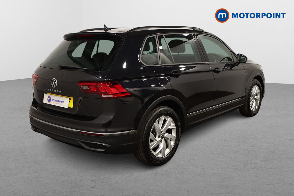 Volkswagen Tiguan Life Automatic Petrol SUV - Stock Number (1552551) - Drivers side rear corner